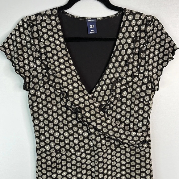 GAP Y2K Navy and White Floral Tiered Ruffled Dress Short Sleeves Crossover Sm - Picture 4 of 11